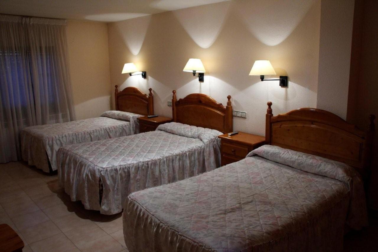 Hostal Nicolás Medinaceli Habitación foto