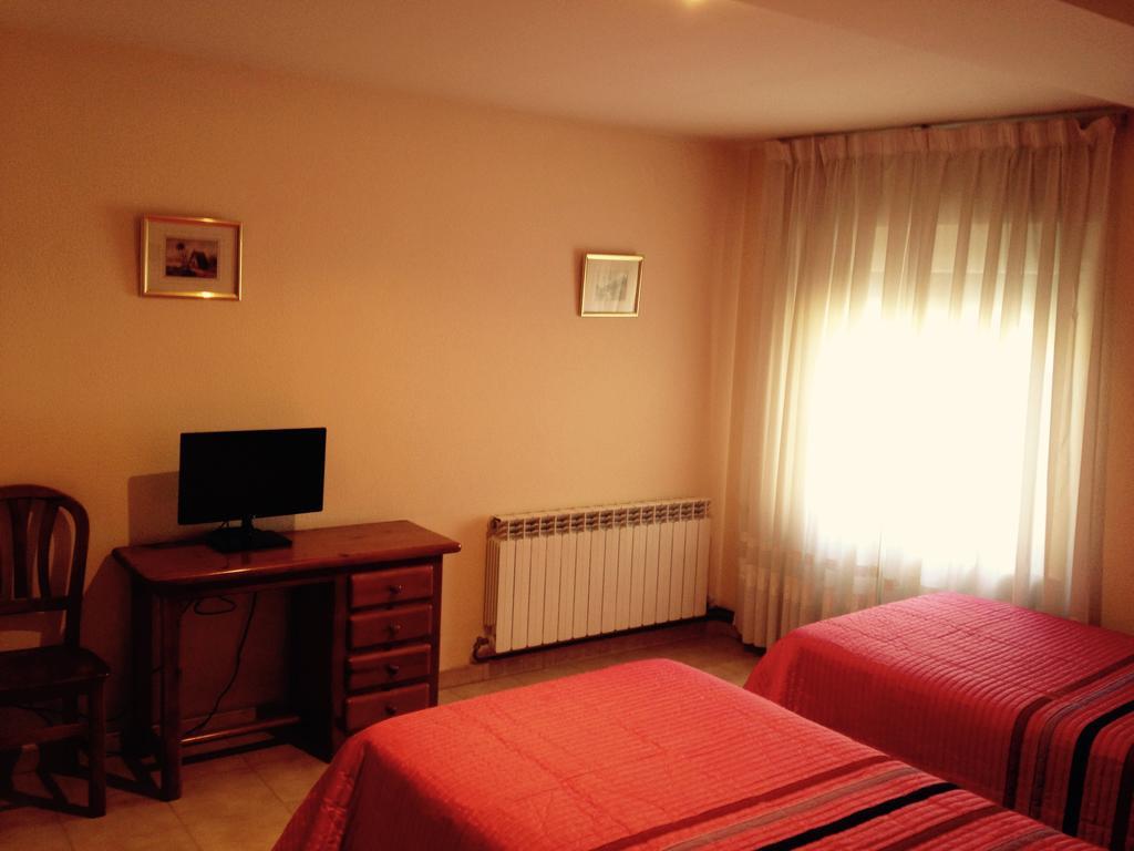 Hostal Nicolás Medinaceli Habitación foto