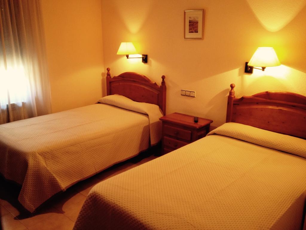 Hostal Nicolás Medinaceli Habitación foto